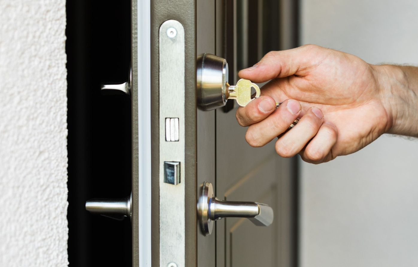 residential locksmith service of Blueline Locksmith.